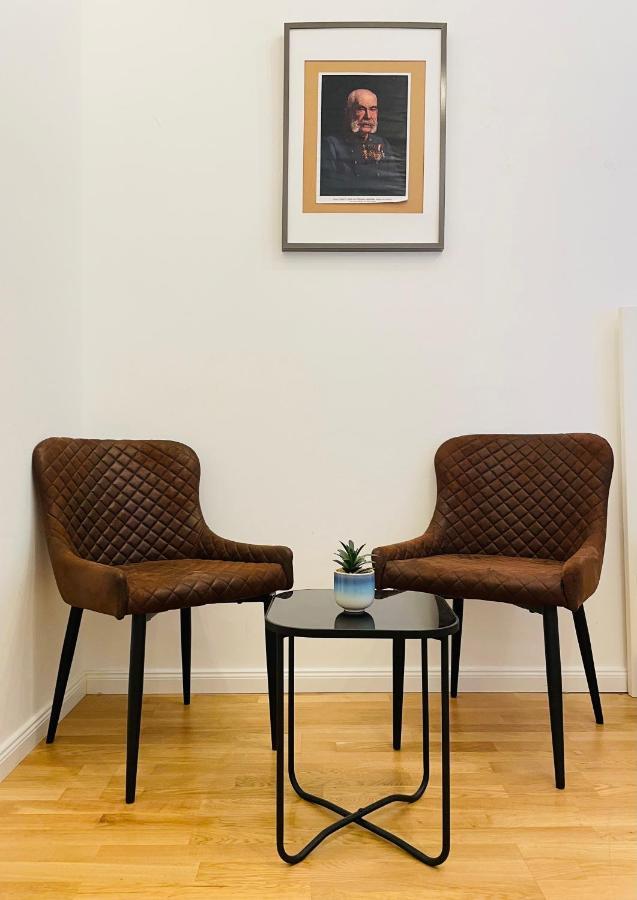 Direct City Center-Privat Rooms-5 Minutes Mariahilferstrasse Вена Экстерьер фото