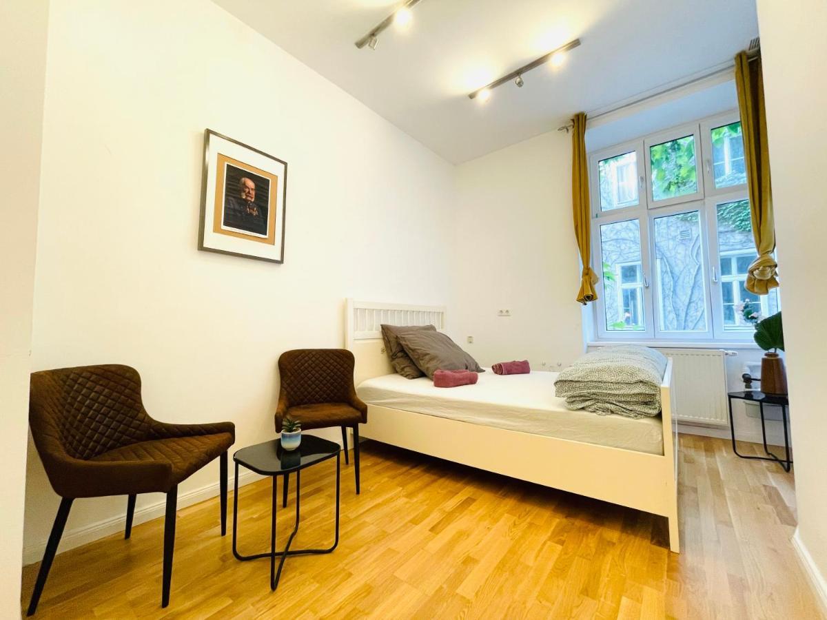 Direct City Center-Privat Rooms-5 Minutes Mariahilferstrasse Вена Экстерьер фото