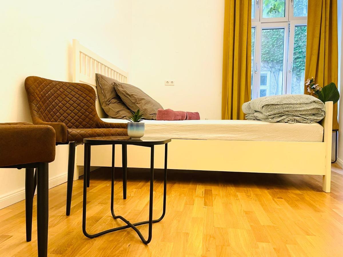 Direct City Center-Privat Rooms-5 Minutes Mariahilferstrasse Вена Экстерьер фото